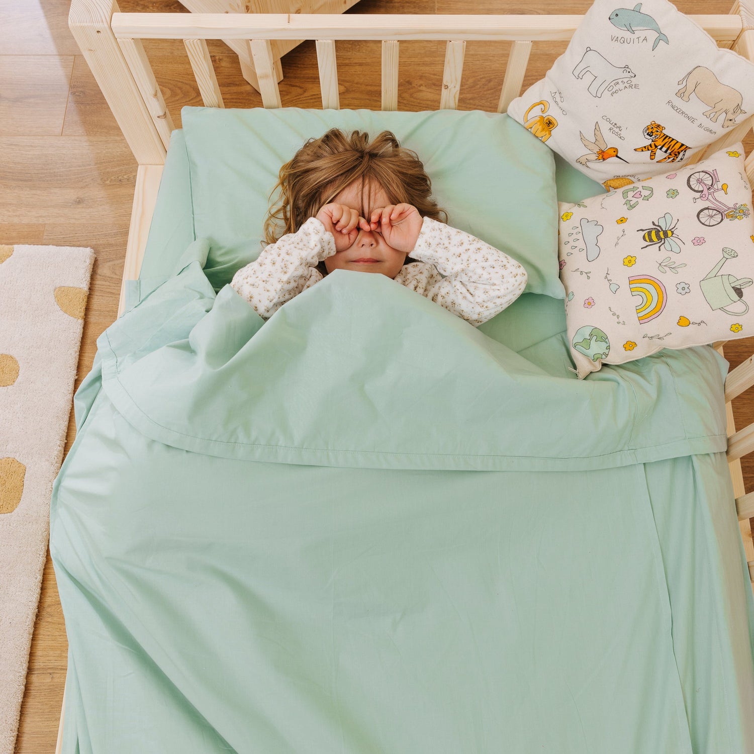 Lenzuola e copripiumino per letto Montessori.