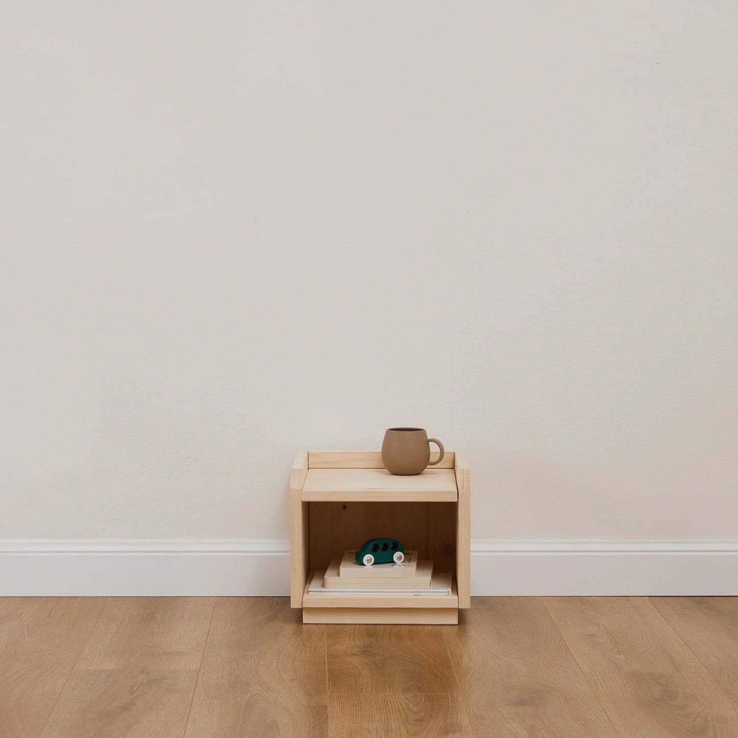 Mitwachsender Nachttisch EverGrow