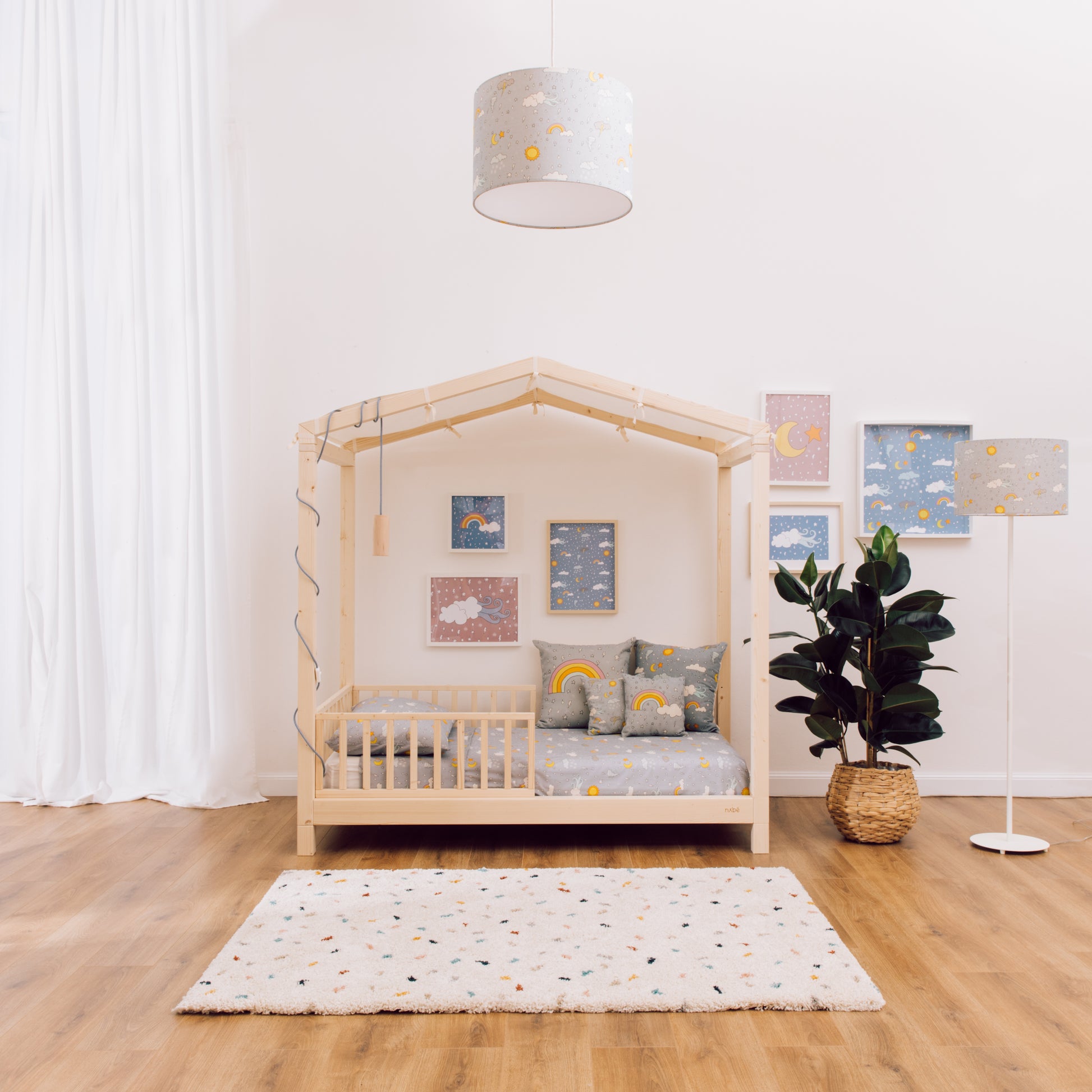 I cuscini decorativi "Rispetta la natura" sono parte della collezione di tessili per letti evolutivi  zero+ e arredi "Pianeta Terra Chiama nabè".