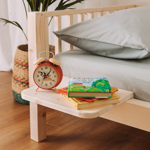 comodino per letto montessoriano nabè in legno naturale