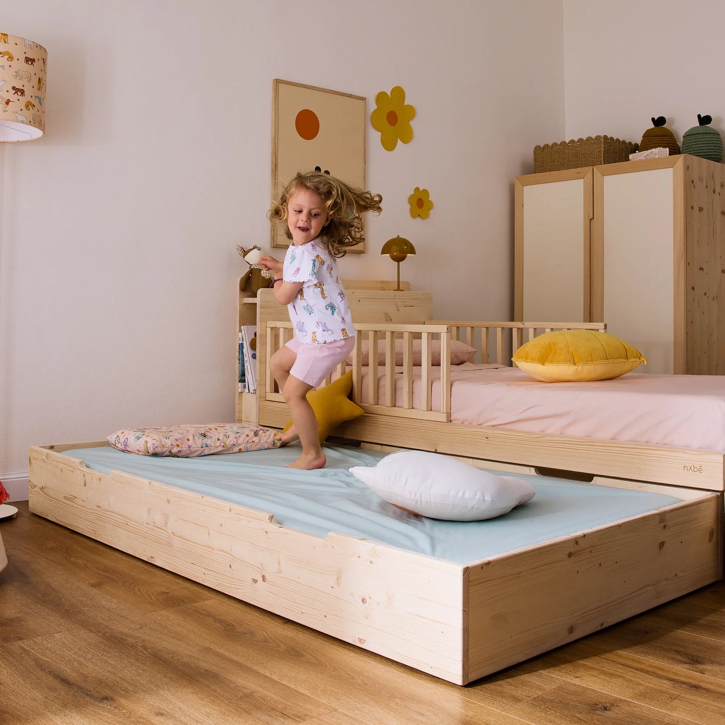 Mitwachsendes Kinderbett mit Stauraum-Kopfteil zero+ Fun
