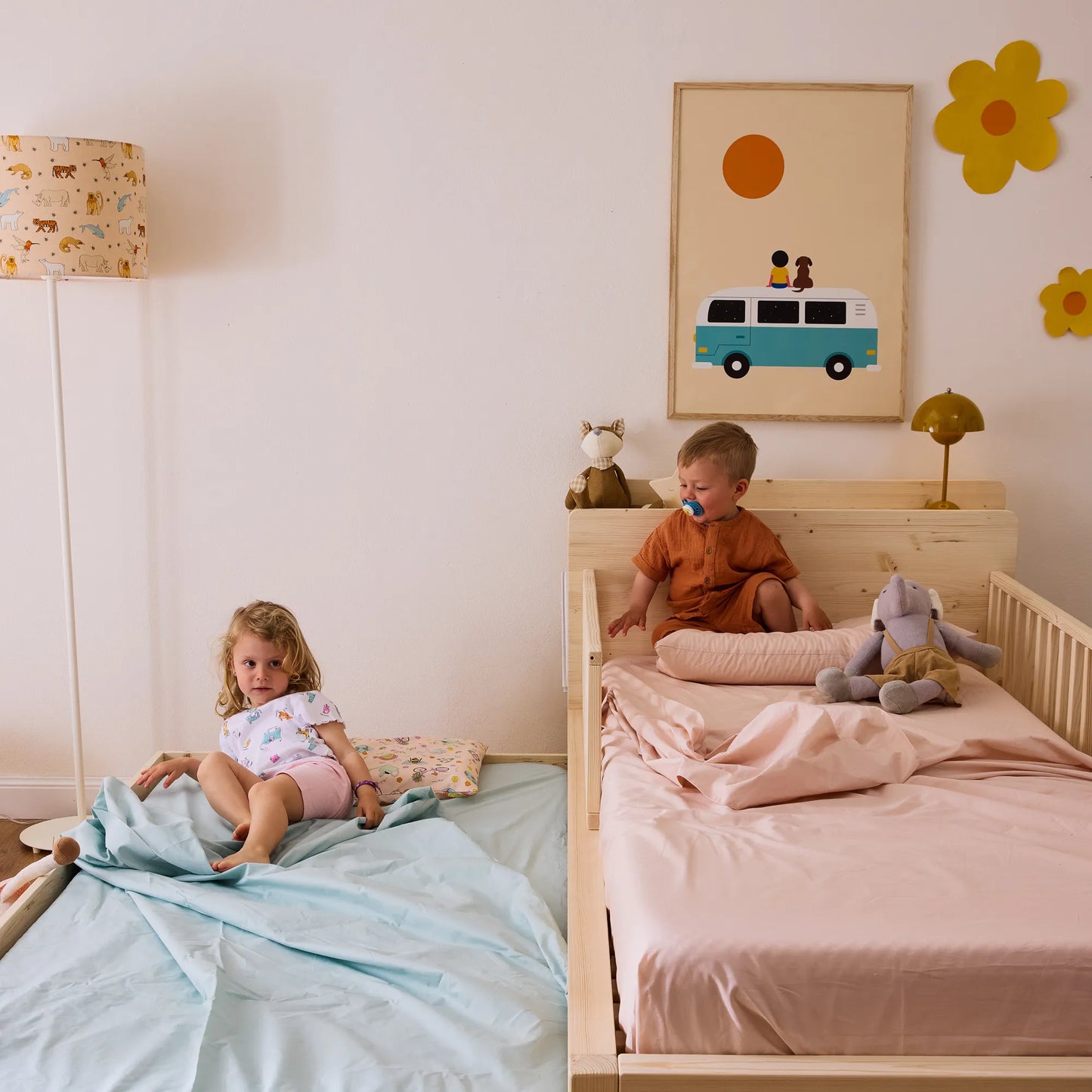 Mitwachsendes Kinderbett mit Stauraum-Kopfteil zero+ Fun