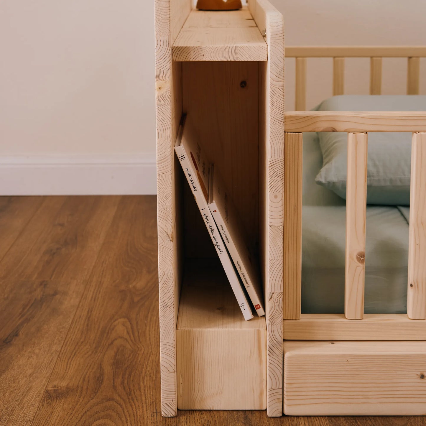 Mitwachsendes Kinderbett mit Stauraum-Kopfteil zero+ Fun