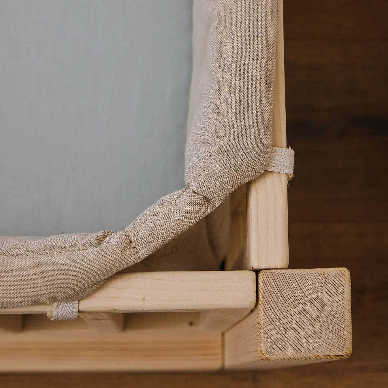 Gepolsterte Kopfteilstütze und Rausfallschutz für zero+ Fun