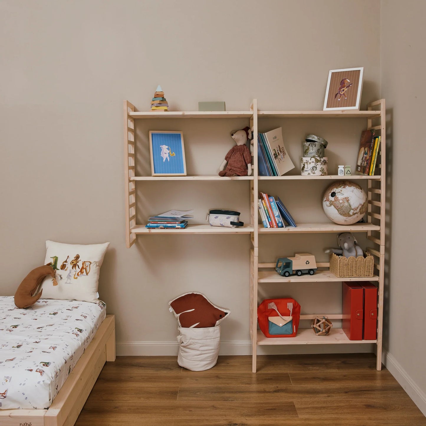 Mitwachsendes Bücherregal für Kinder EverGrow