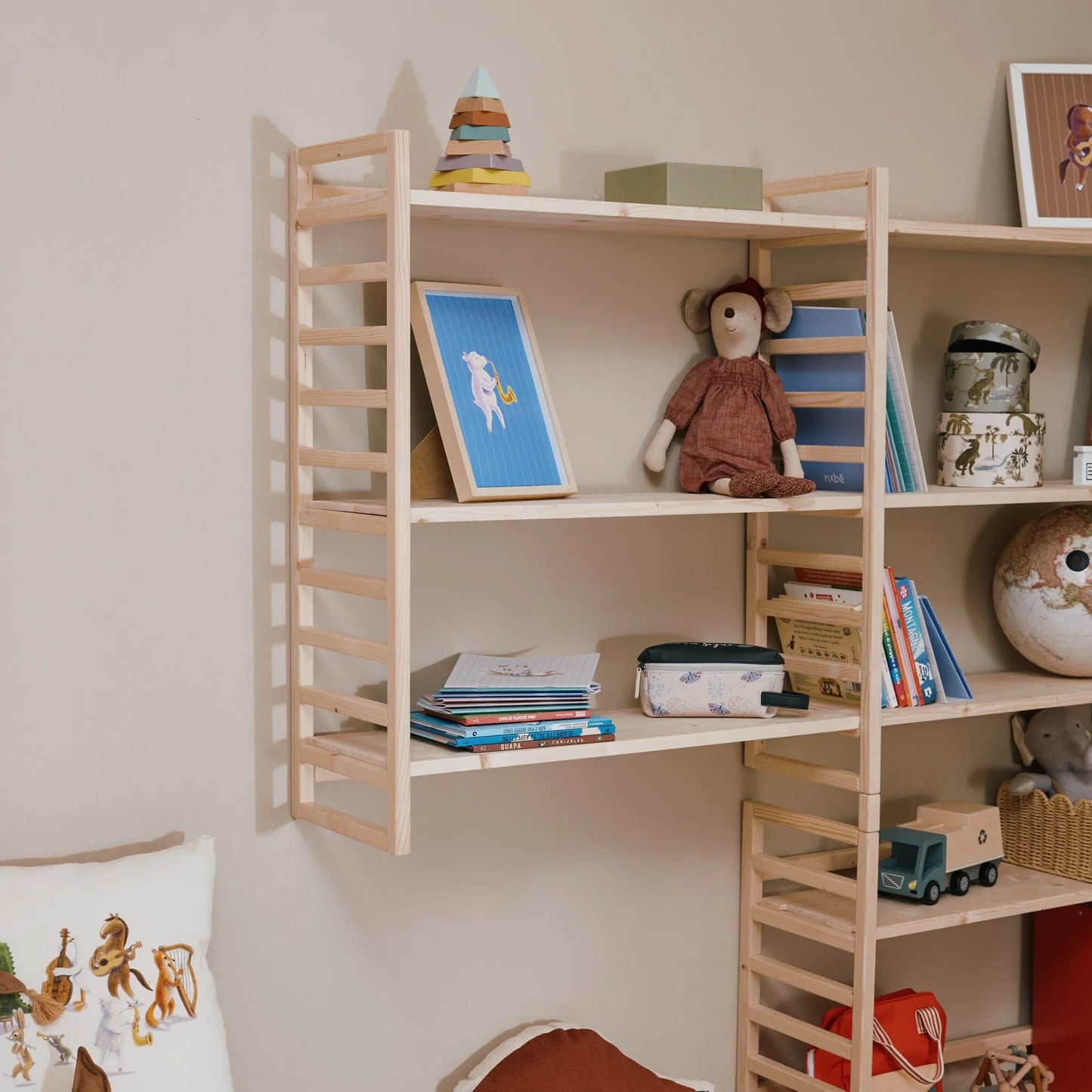 Mitwachsendes Bücherregal für Kinder EverGrow