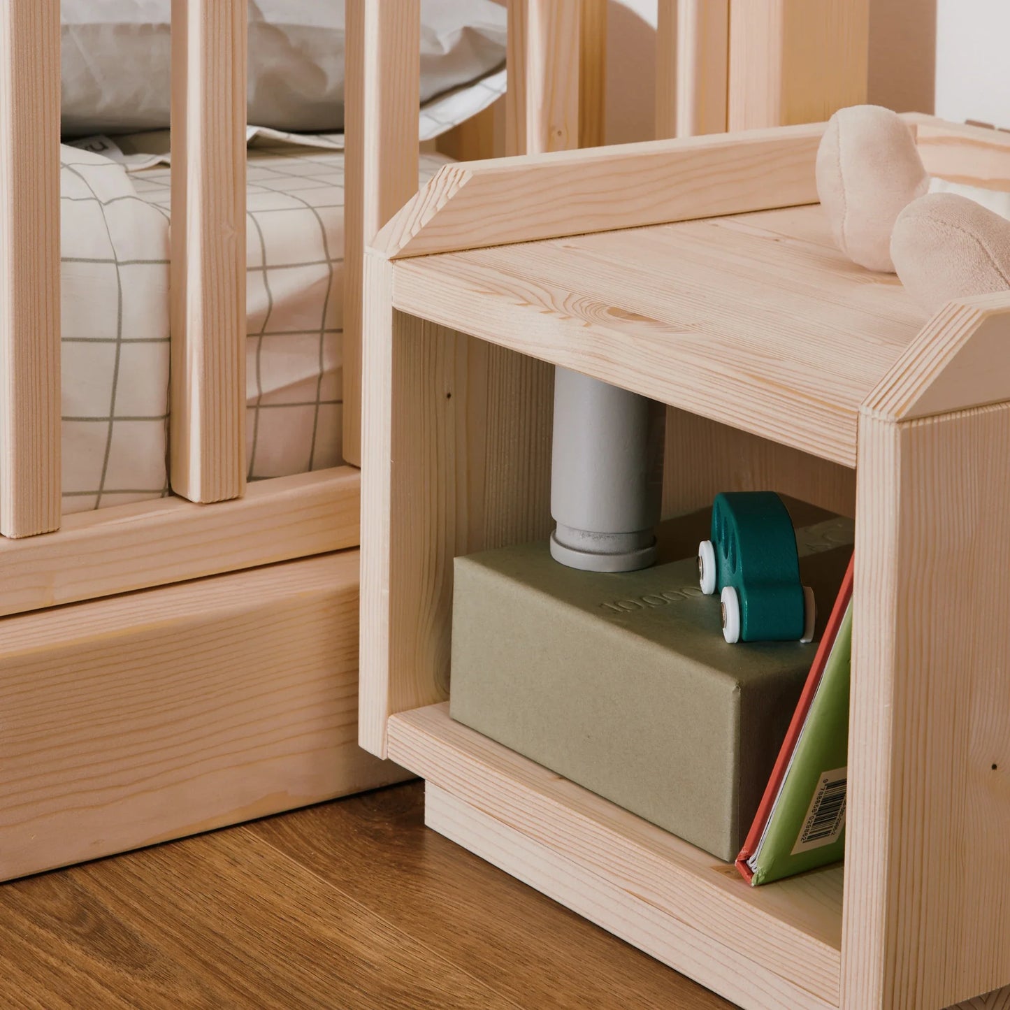 Mitwachsender Nachttisch EverGrow