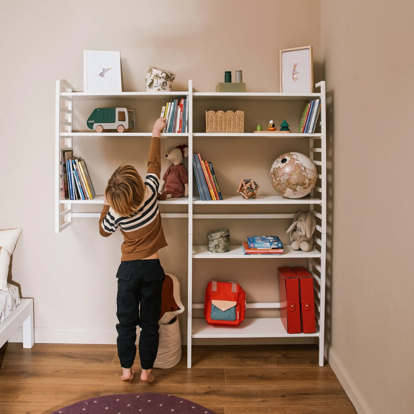 Mitwachsendes Bücherregal für Kinder EverGrow bio paint