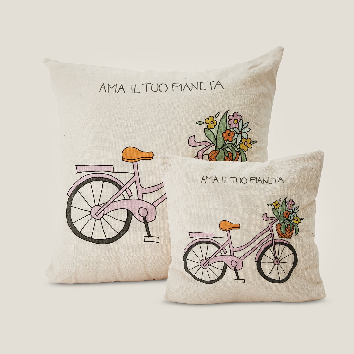 Coppia di cuscini Ama il tuo pianeta con stampa bicicletta.